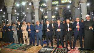 محافظ الغربية يؤدي صلاة عيد...