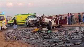 إصابة 14 شخصا فى حادث...