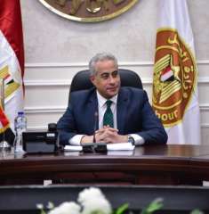 وزير العمل: الخميس المقبل إجازة...