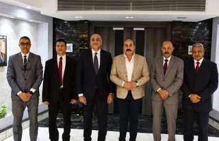 محافظ أسوان يلتقى وفد جهاز...