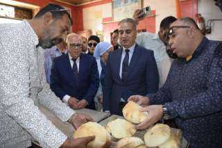 محافظ بورسعيد و رئيس جهاز...
