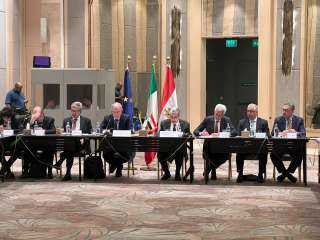 وزير الكهرباء يجتمع مع وزير...
