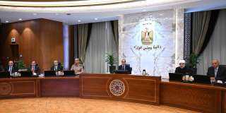 رئيس الوزراء: دعم قطاع الصناعة...