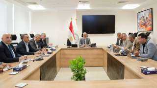 سويلم يعقد إجتماعاً لمتابعة موقف...