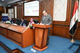 وزير التجارة والصناعة يفتتح فعاليات...