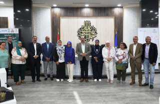 محافظ أسوان يكرم المبادرات الفائزة...