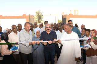 محافظ أسوان يفتتح مدرسة الحكمة...