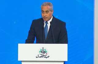 وزير العمل في إحتفالية عيد...