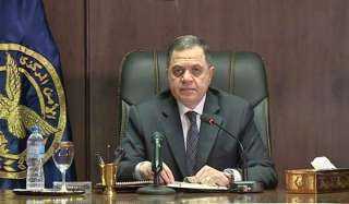 وزير الداخلية يهنىء البابا شنودة...
