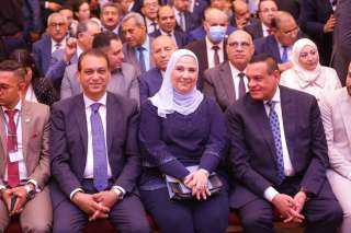 وزيرة التضامن الاجتماعي تزور الكنيسة...