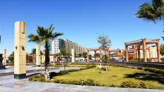 محافظ أسوان يتابع احتفالات المواطنين...