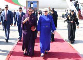 انتصار السيسى تعبر عن سعادتها...