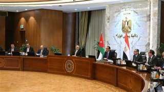رئيسا وزراء مصر والأردن يترأسان...
