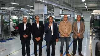 من داخل مصانع العاشر من...