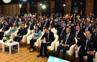 وزير التجارة والصناعة يشارك بفعاليات...