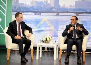 رئيس الوزراء يشارك في فعاليات...