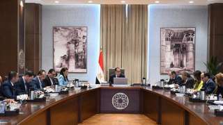 رئيس الوزراء يتابع استعدادات مؤتمر...
