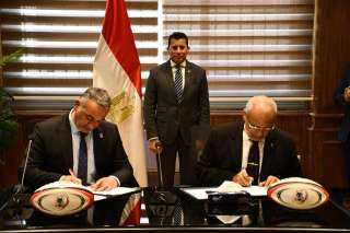 وزير الشباب والرياضة يشهد توقيع...
