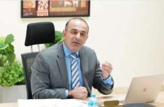 نائب وزيرة التخطيط يبحث مع...