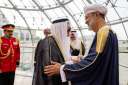 أمير الكويت يستقبل السلطان هيثم...