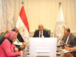وزير التربية والتعليم يعقد اجتماعا...