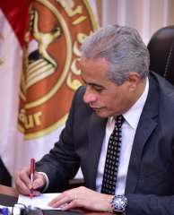 وزير العمل يدعو الشباب الراغب...
