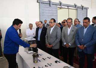 رئيس الوزراء يبدأ جولة تفقدية...