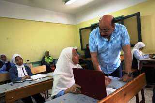 محافظ أسوان يتفقد لجان إمتحانات...