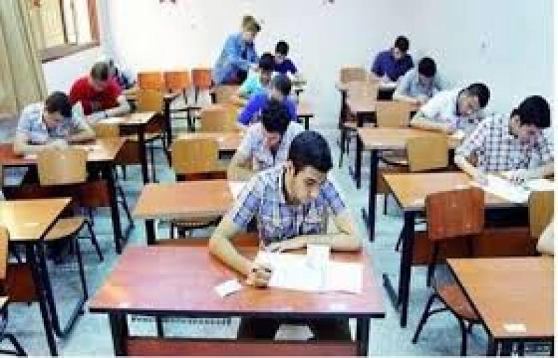 طلاب الشهادة الاعدادية