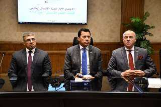 وزير الشباب والرياضة يبحث مستجدات...