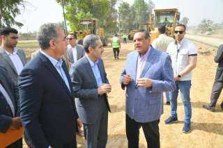 وزير التنمية المحلية ومحافظ الغربية...