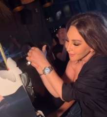 شاهد.. إليسا تحتفل بنجاح ألبومها...