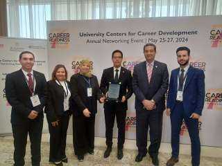 رئيس جامعة بنها يشارك فى...