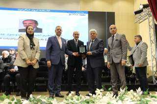 وزير التعليم العالى يفتتح فعاليات...