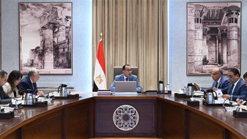 خلال اجتماع رئيس مجلس الوزراء