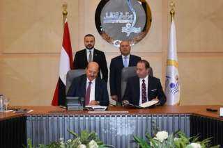 وزير النقل يشهد توقيع مذكرة...