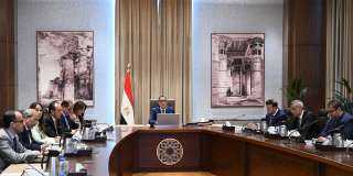 رئيس الوزراء: استثمارات رأس الحكمة...