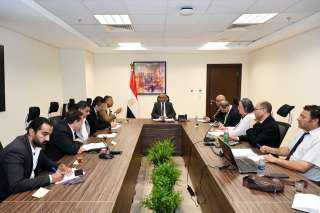 وزير الإسكان يتابع موقف إدارة...