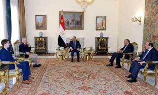 الرئيس السيسى يستقبل زعيم الأقلية...