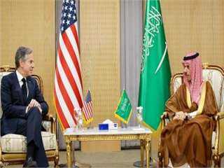 وزير الخارجية السعودي يبحث مع...