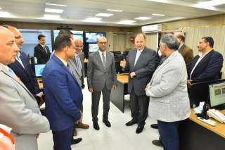 محافظ أسيوط ورئيس الجامعة يتفقدان...