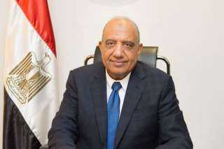وزير قطاع الأعمال العام يستعرض...
