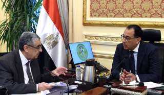 رئيس الوزراء يتابع مع وزير...