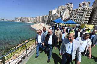 وزير الإسكان ومحافظ الإسكندرية يختتمان...