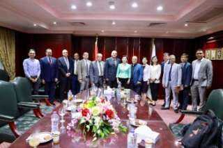 وفد ”الصحفيين الصينيين” خلال زيارة:...