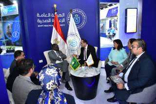 رئيس هيئة الرعاية الصحية يلتقي...