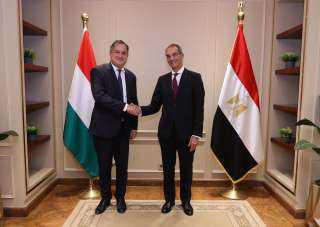 وزير الاتصالات ووزير الاقتصاد الوطني...
