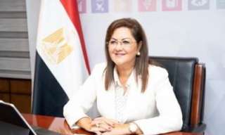 وزيرة التخطيط والتنمية الاقتصادية تستعرض...