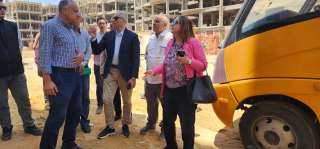 مسئولو ” الإسكان ” يتفقدون...