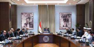 رئيس الوزراء يتابع الموقف التنفيذي...